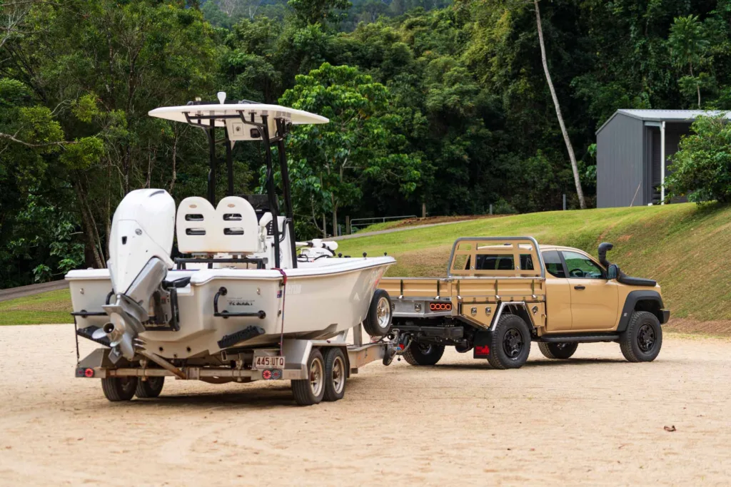 Ford Ranger Super Duty with Norweld Elite Tray towing a boat