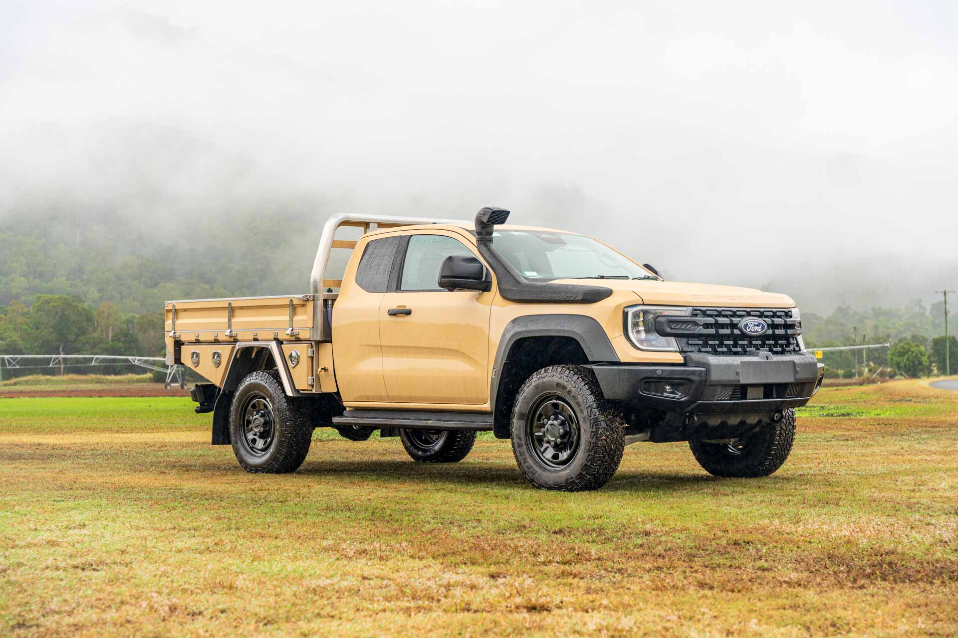Ford Super Duty Trays & Canopies