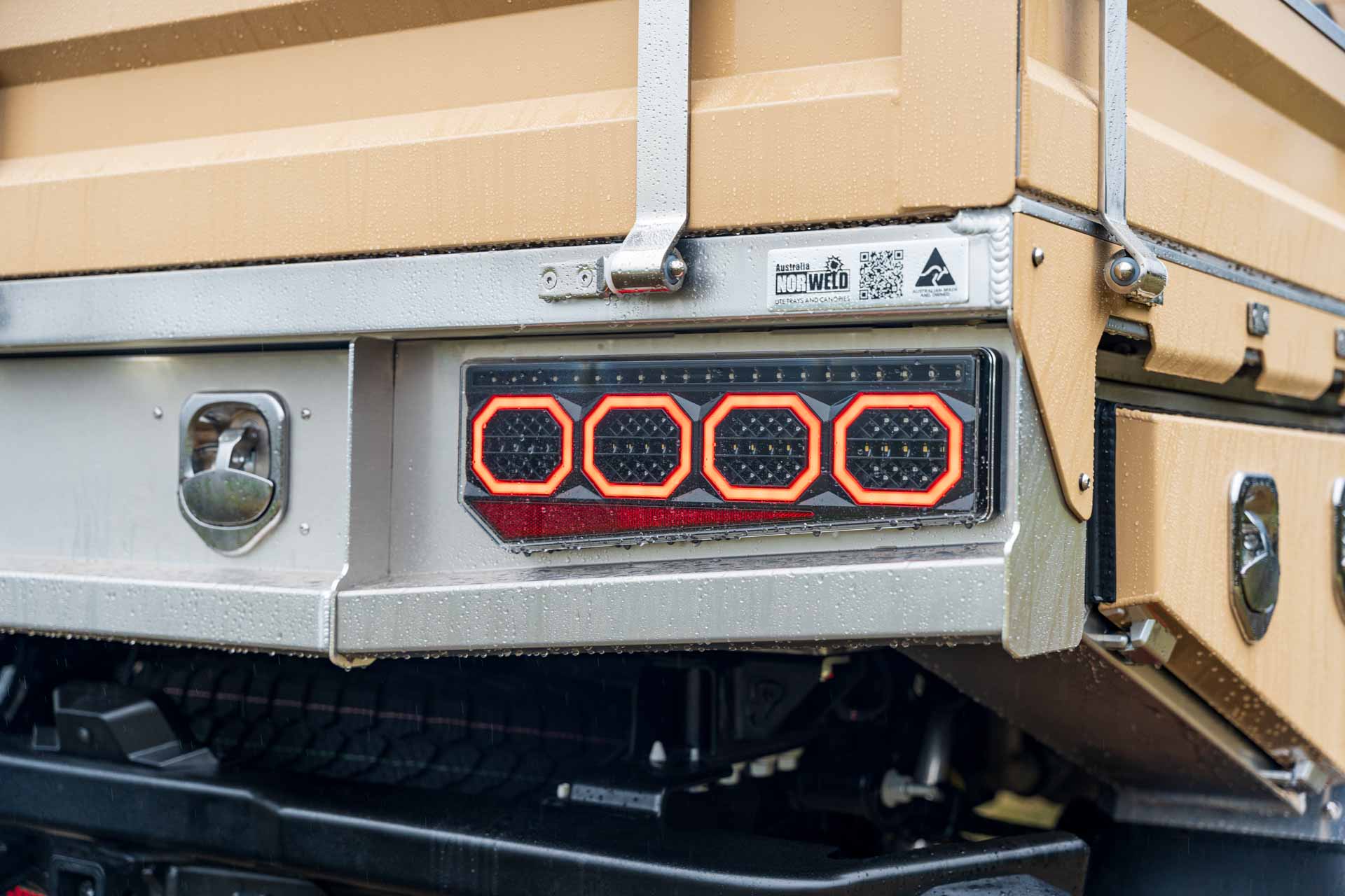 Ford Super Duty Trays & Canopies