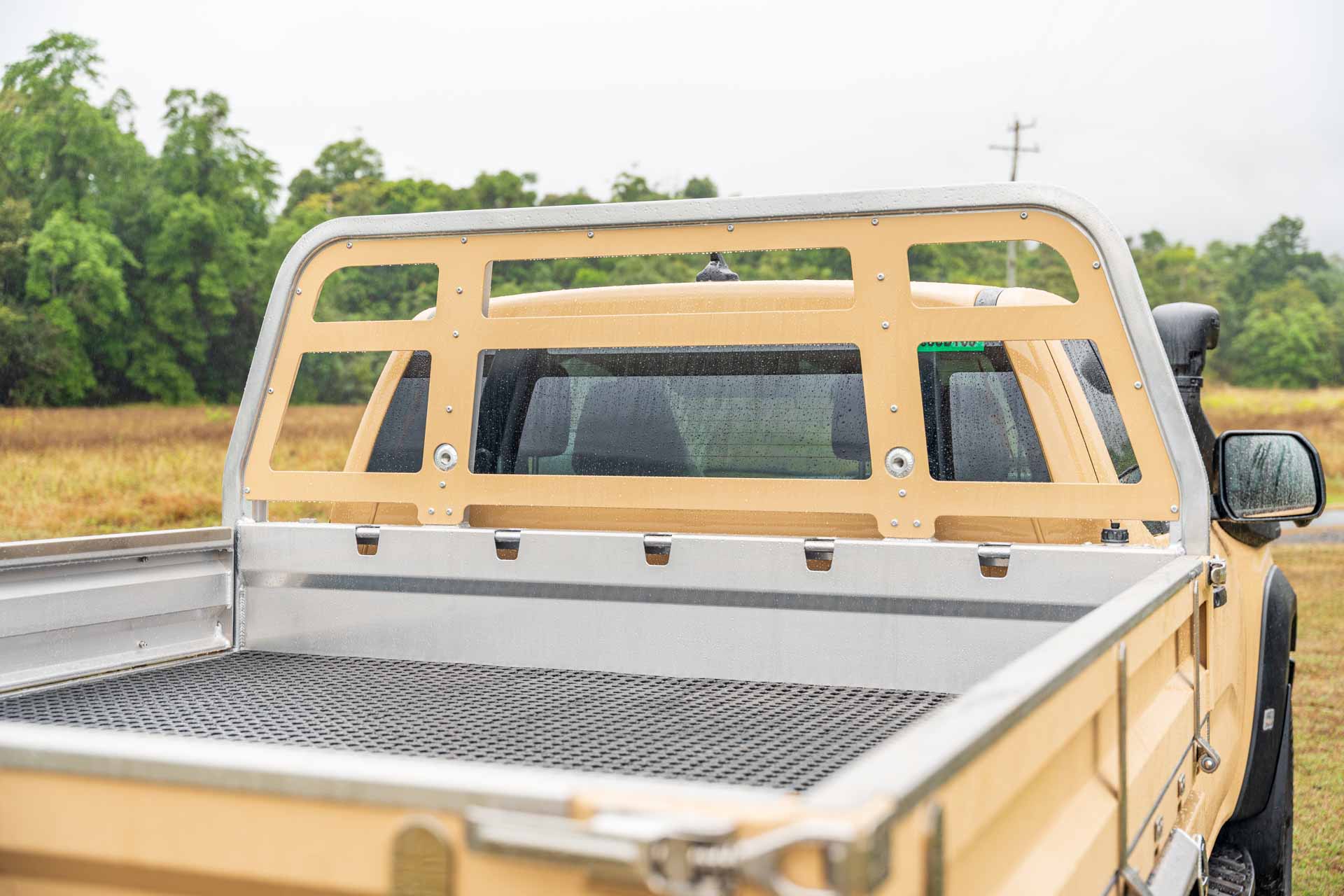 Ford Super Duty Trays & Canopies