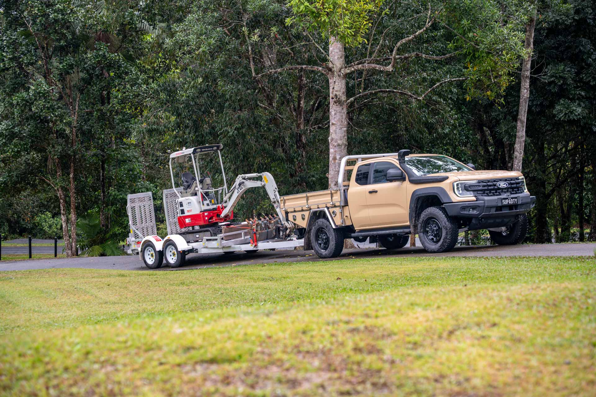 Ford Super Duty Trays & Canopies