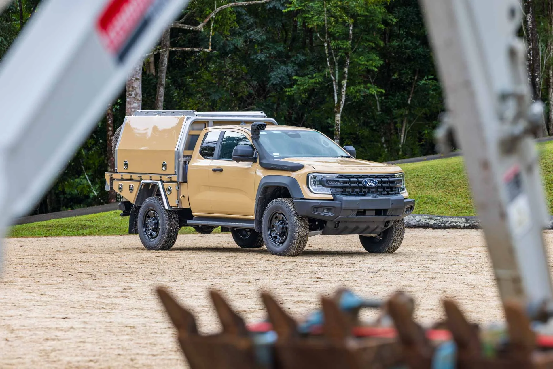 Ford Ranger Super Duty with Norweld Elite Tray and Canopy