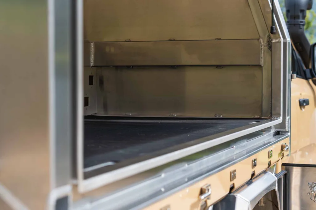 Ford-Ranger-Super-Duty-with-Norweld-Elite-Tray-and-3-Door-Contractor-Tradie-Canopy-Seismic-Tan-08