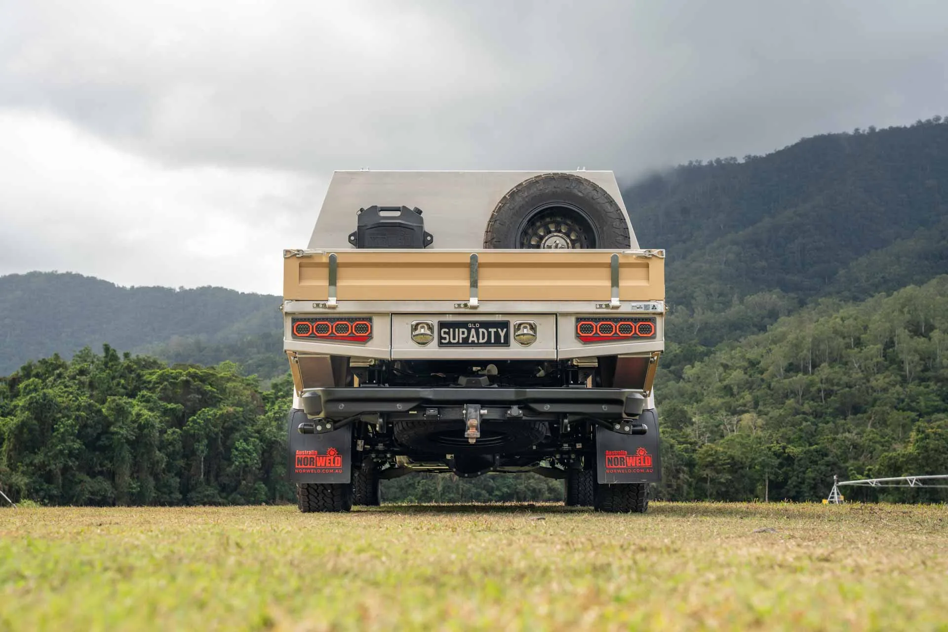 Ford-Ranger-Super-Duty-with-Norweld-Elite-Tray-and-Half-Deluxe-Lite-Canopy-Seismic-Tan-15