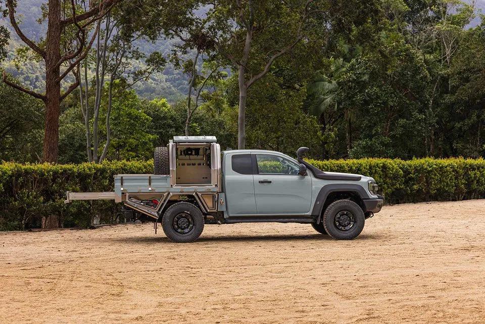 Super Duty Extra Cab Elite tray with Half canopy