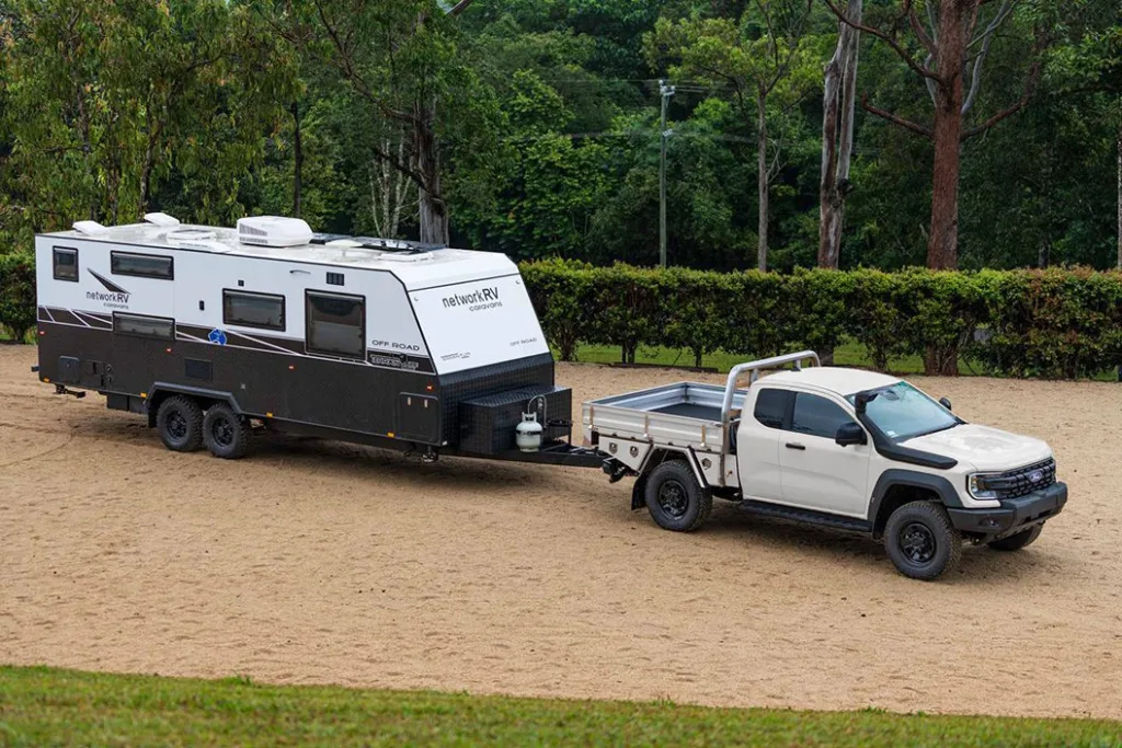 Super Duty with Elite tray & caravan