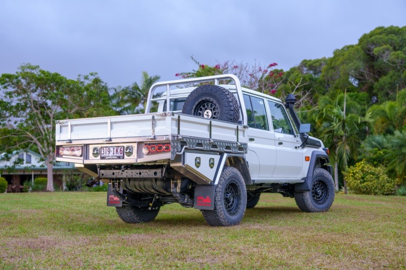 4-Cylinder-Toyota-LandCruiser-7905694-1