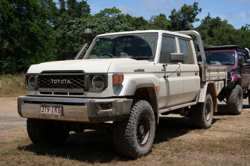 4-Cylinder-Toyota-LandCruiser-7906185
