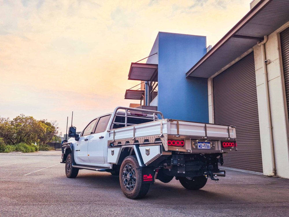 Chevrolet-Silverado-2500-ute-tray-vs-tub